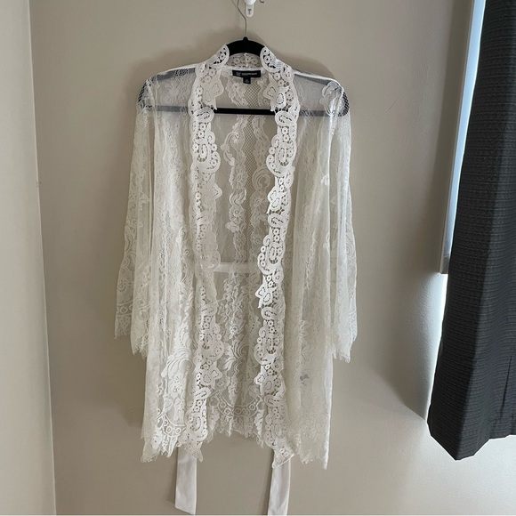 Inc INTERNATIONAL CONCEPTS Floral Scalloped Lace Wrap 3/4 Length Robe, size XS - Picture 5 of 13
